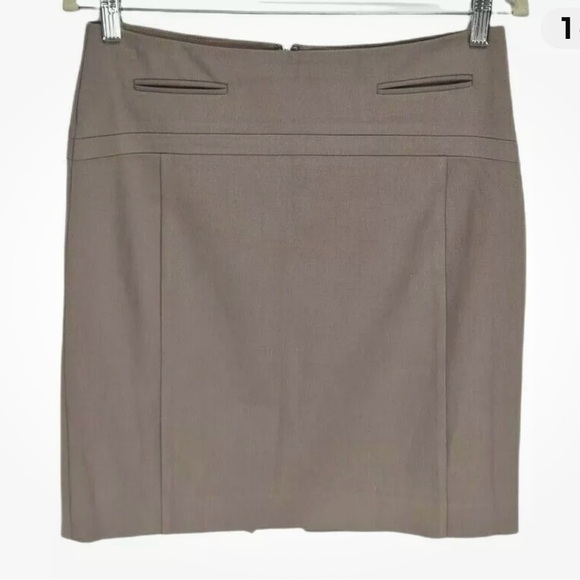 EXPRESS Brown Mini Pencil Skirt - Women’s Size 4 | Mid Rise Zip-Up - Picture 1 of 5